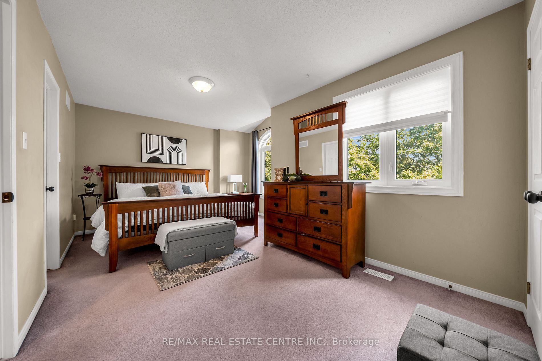 14 Sunters Crt