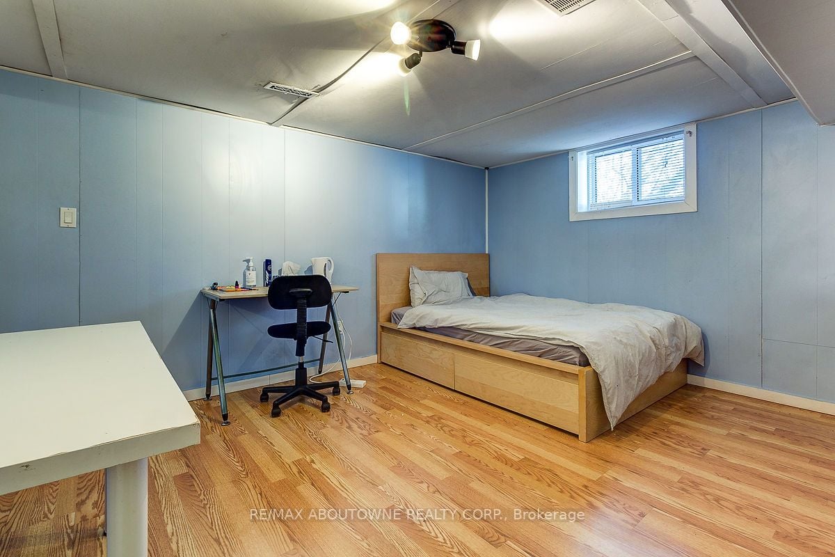 106 Merna Ave
