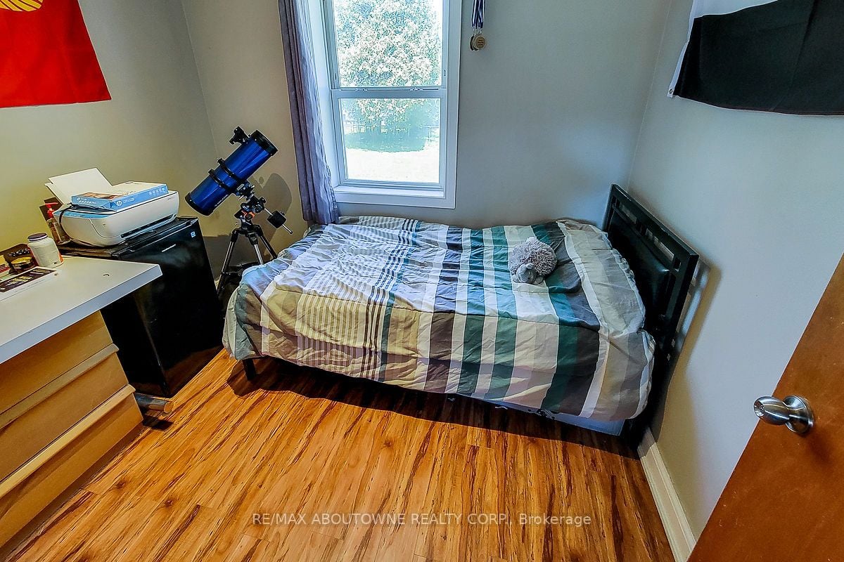 106 Merna Ave