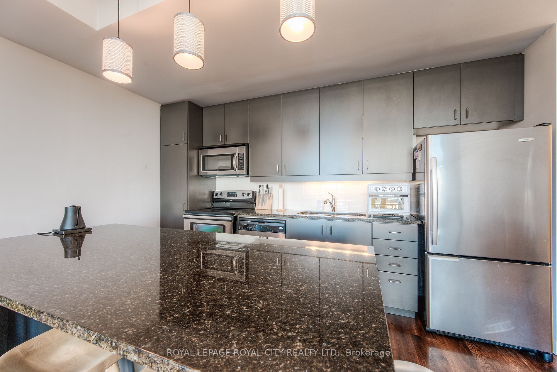 191 King Street S, #303