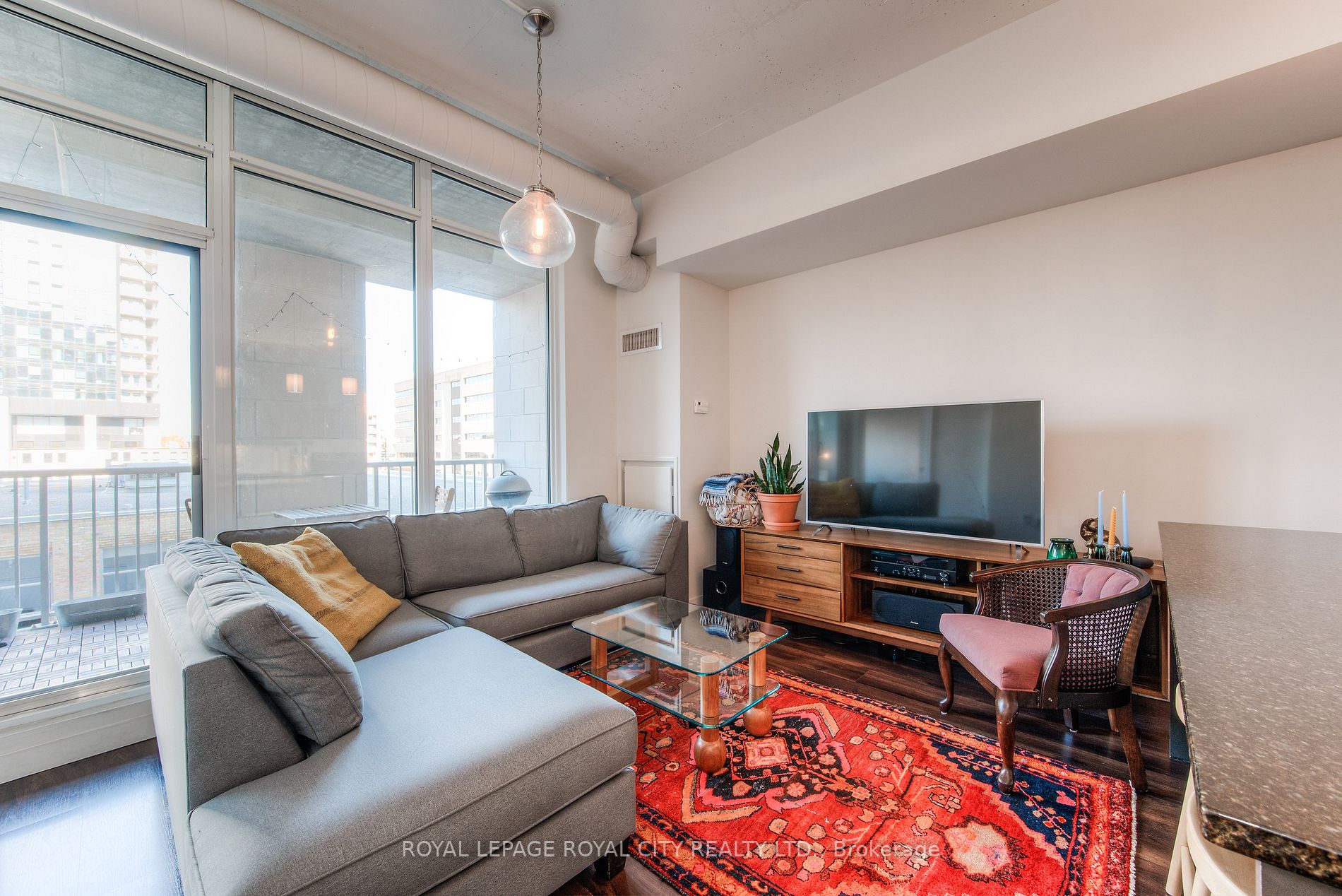 191 King Street S, #303