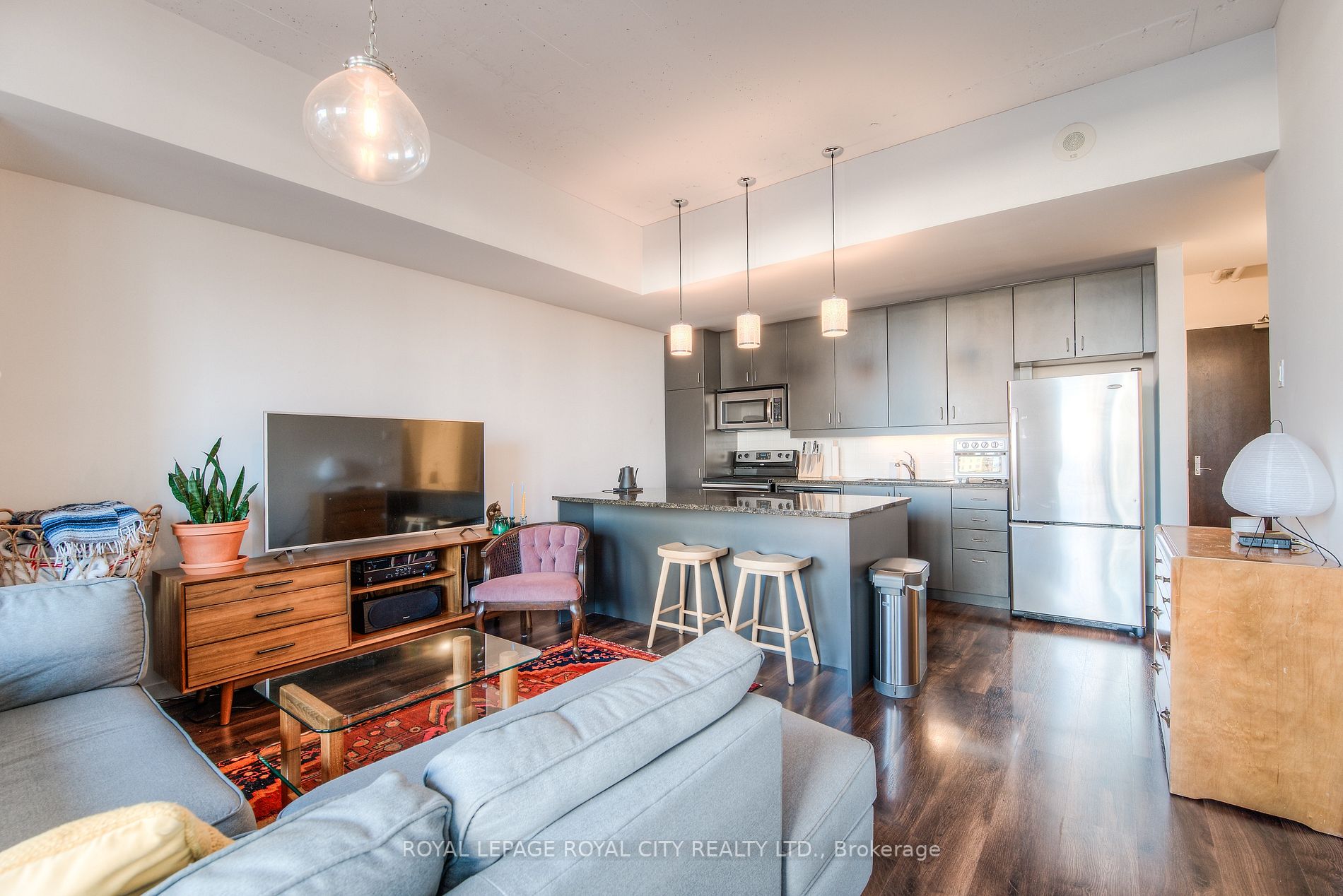 191 King Street S, #303
