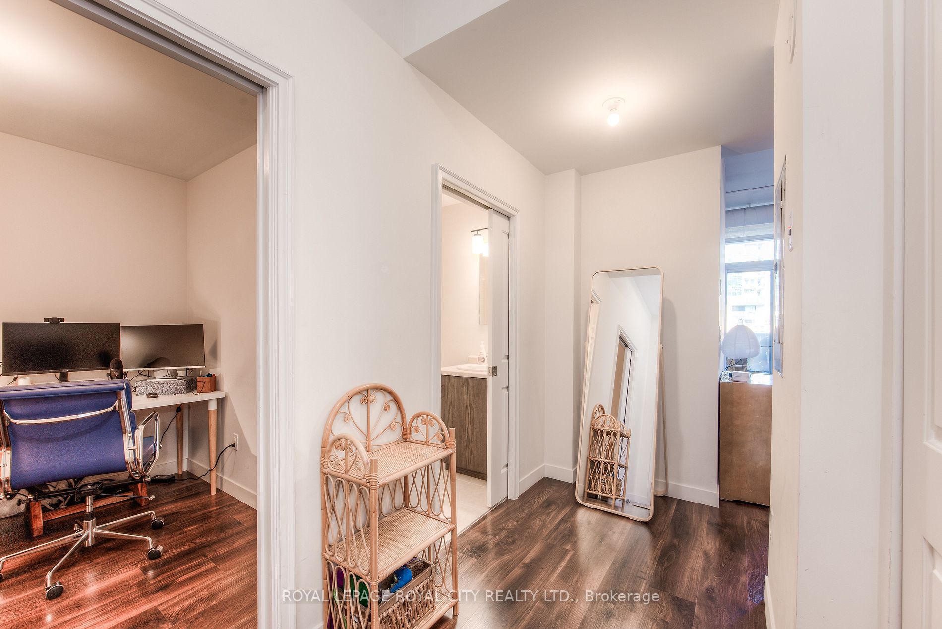 191 King Street S, #303