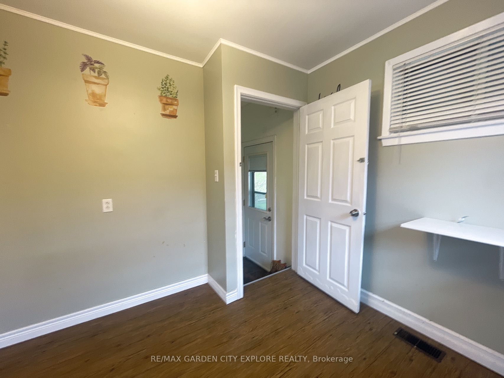 5967 Biamonte Cres, #Upper