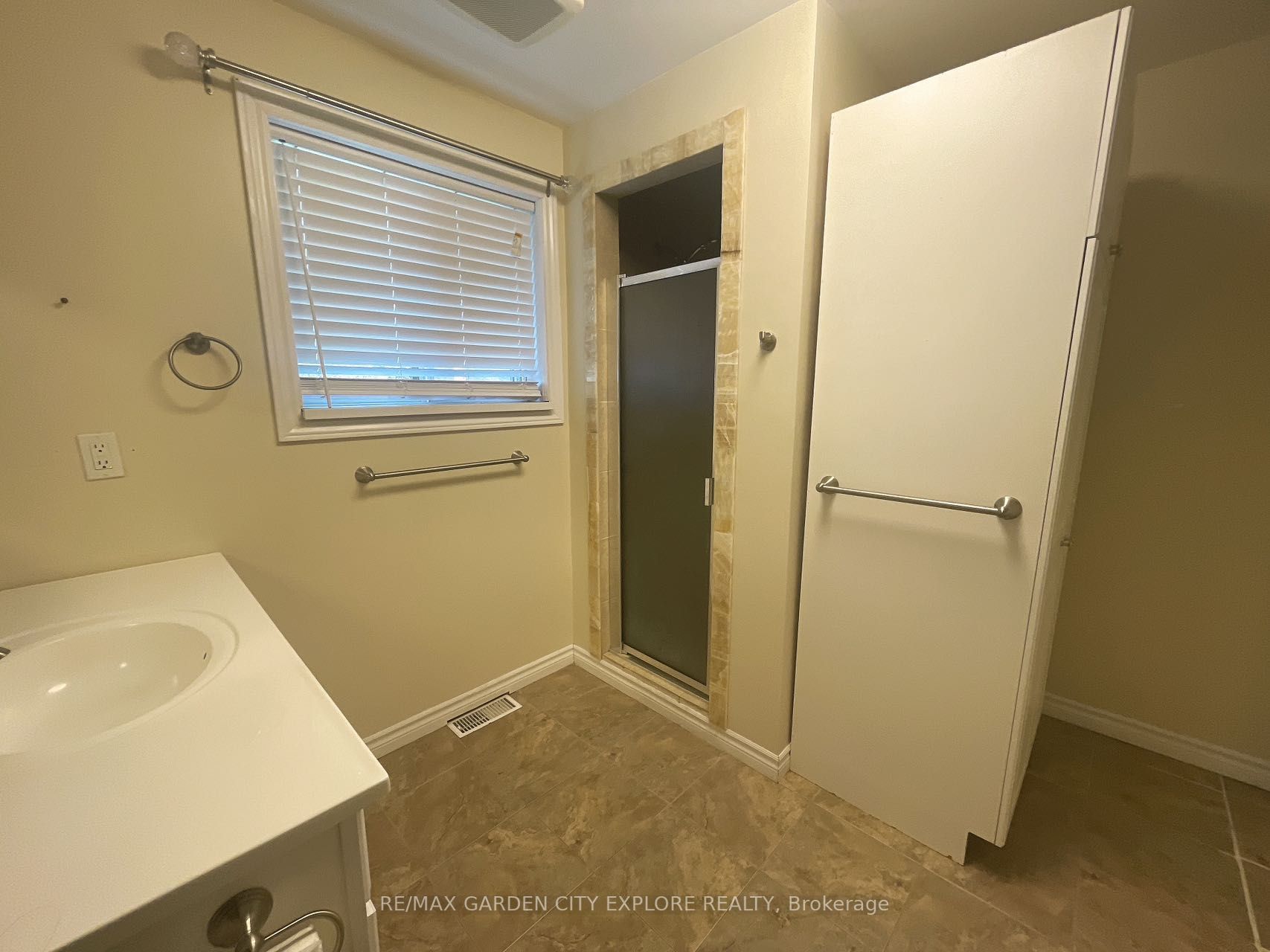 5967 Biamonte Cres, #Upper