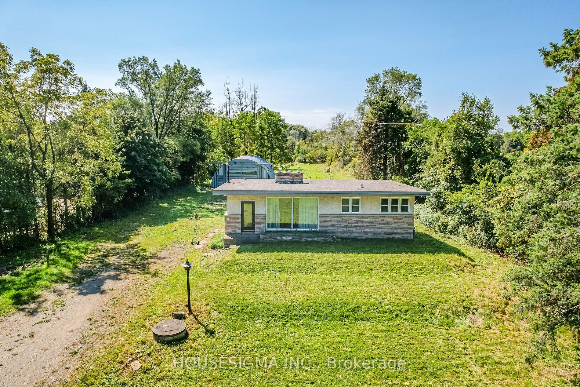 623 Robson Rd