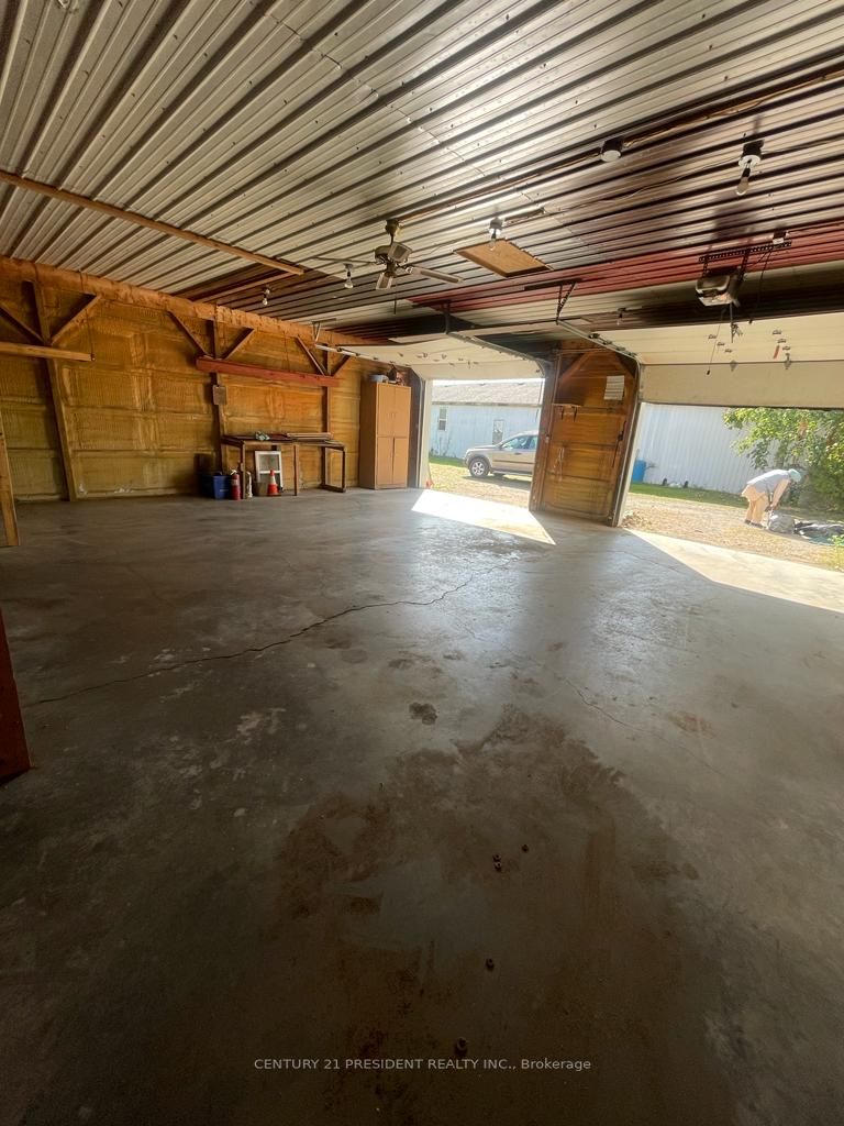 1224 Parkinson Rd