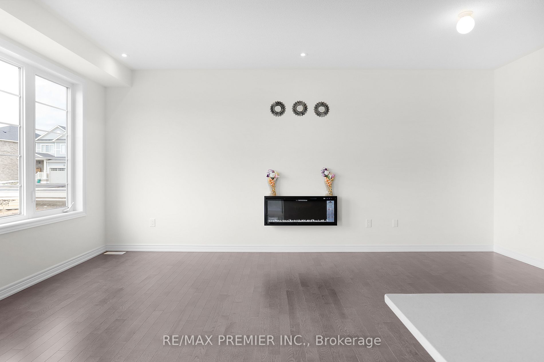 530 Red Elm Rd, #Th 3