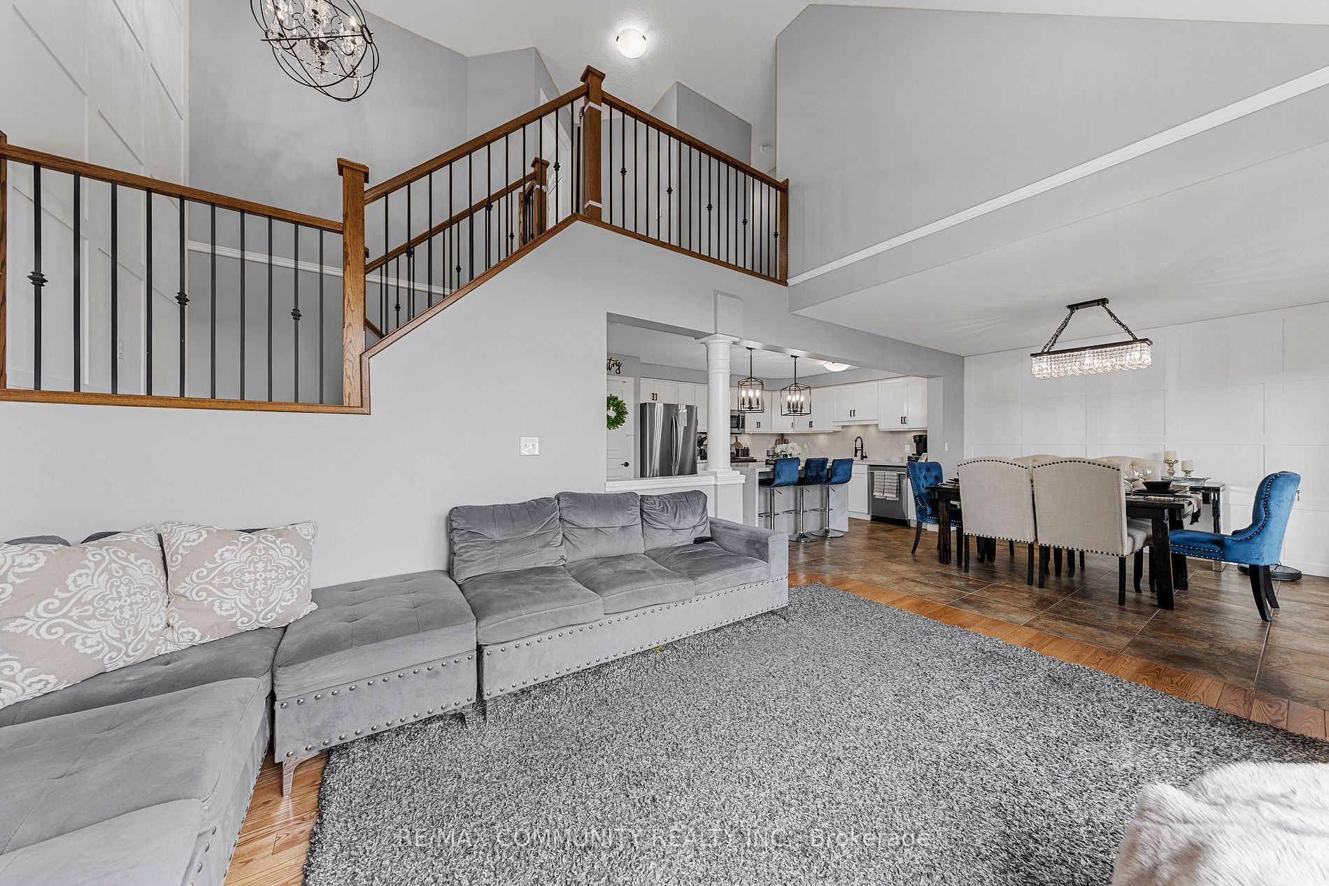 690 Frontenac Cres