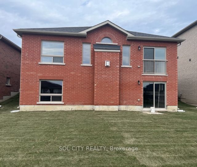 18 Carew Boulevard