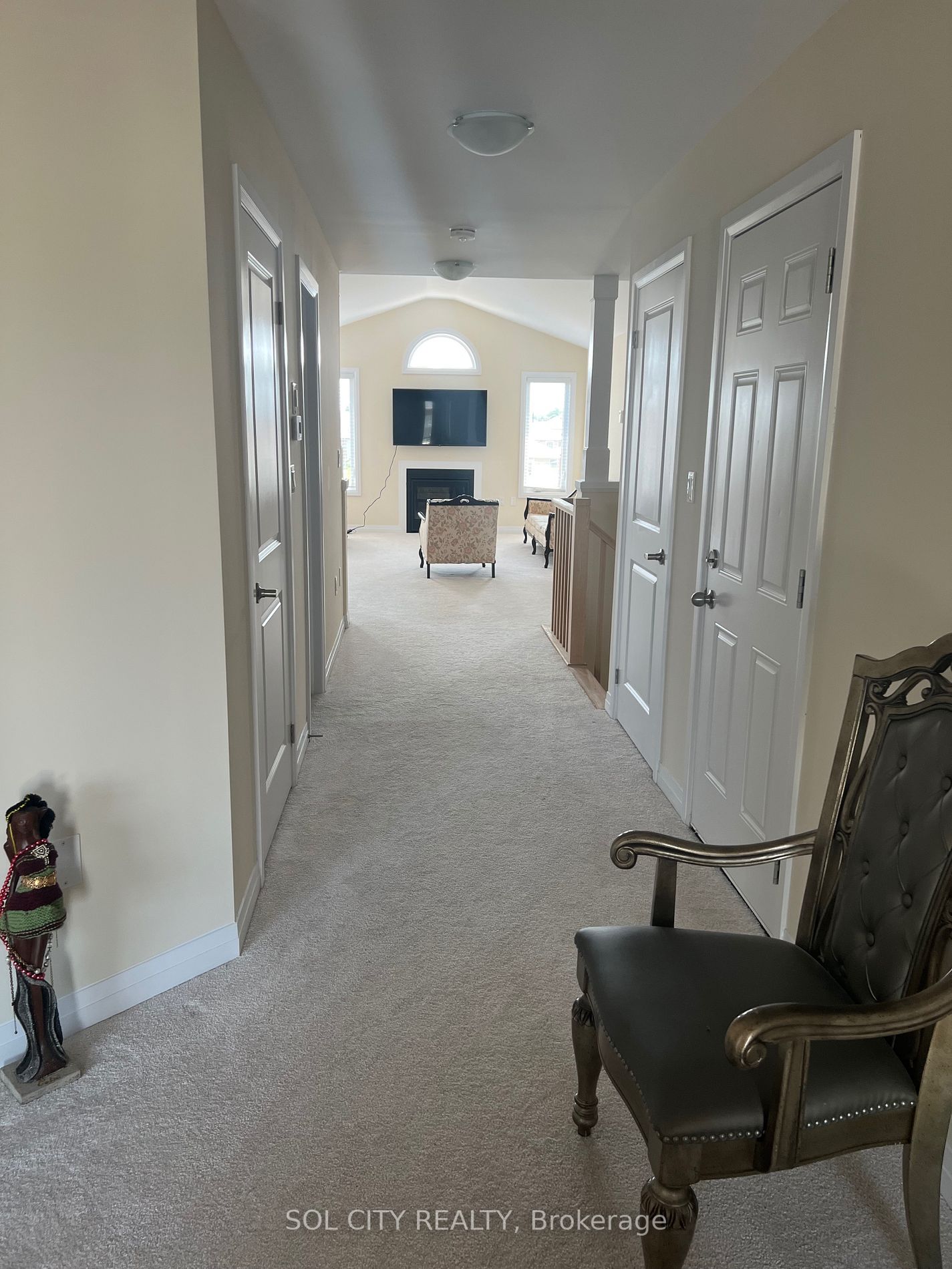 18 Carew Boulevard