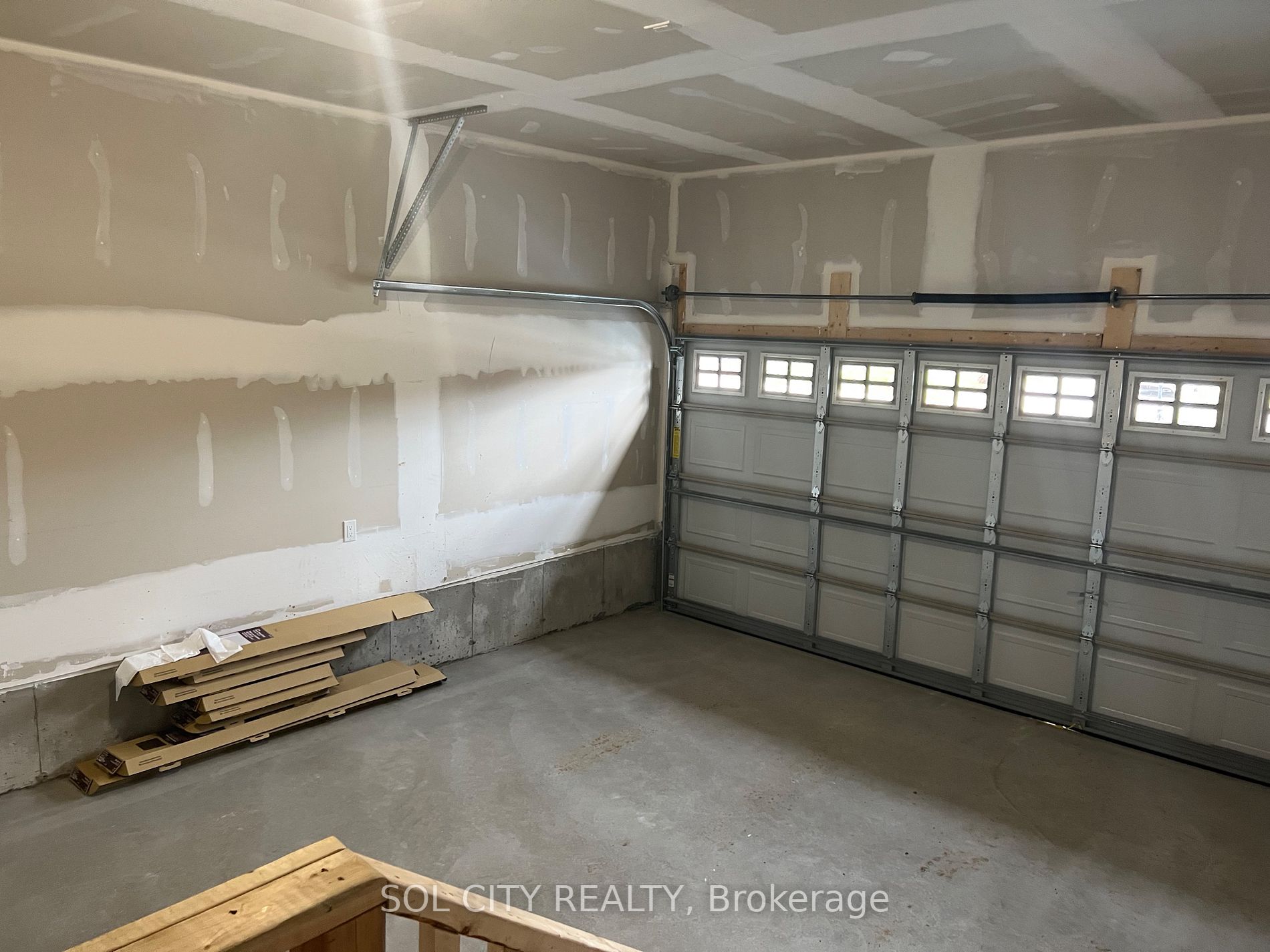 18 Carew Boulevard