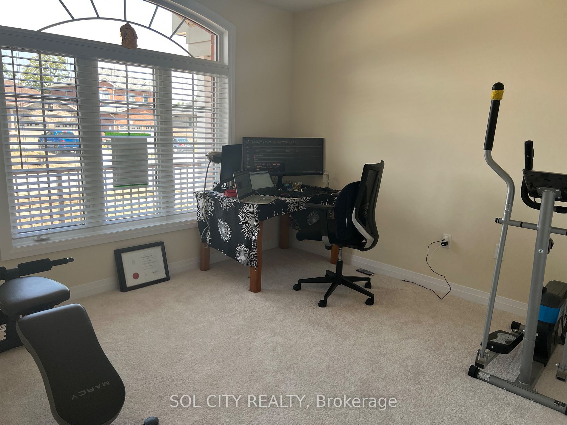 18 Carew Boulevard