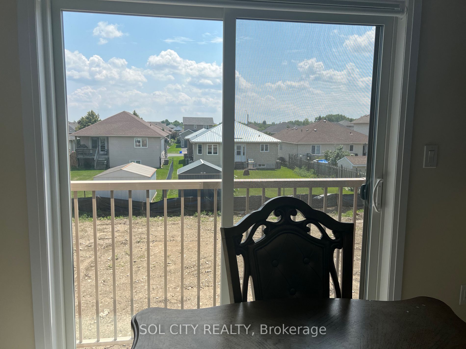 18 Carew Boulevard