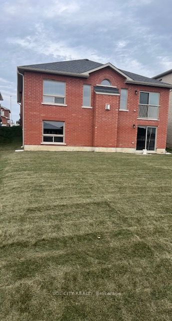 18 Carew Boulevard