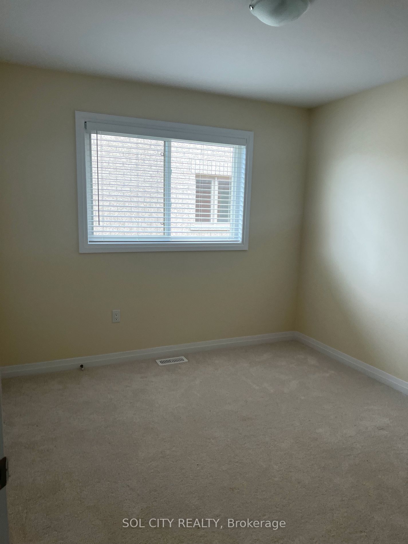 18 Carew Boulevard