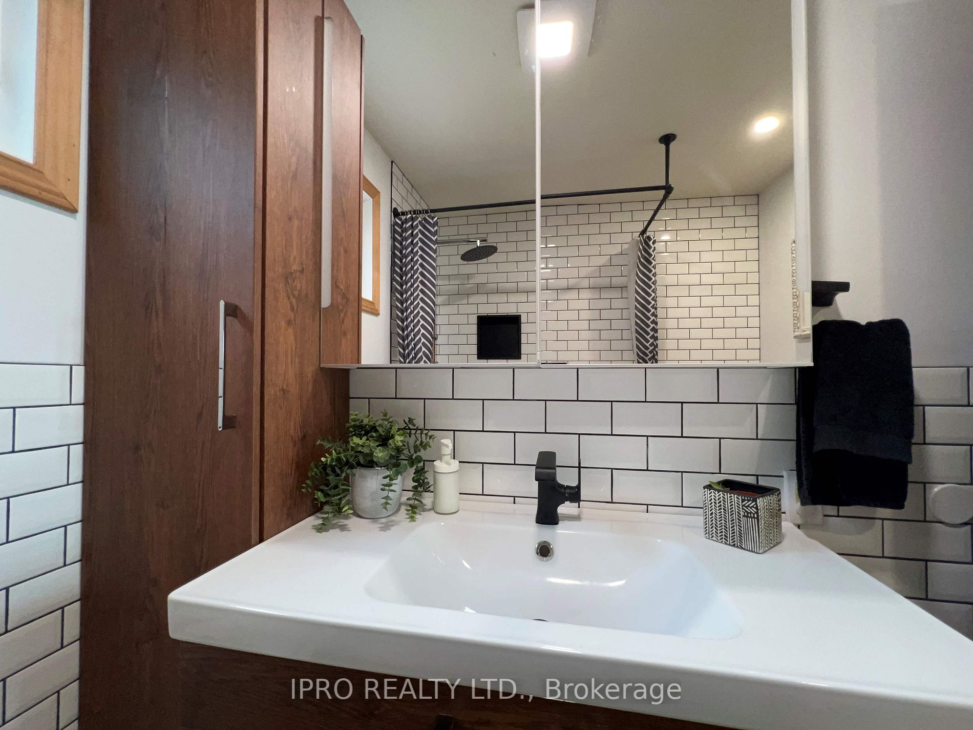10 Sunrise Crescent