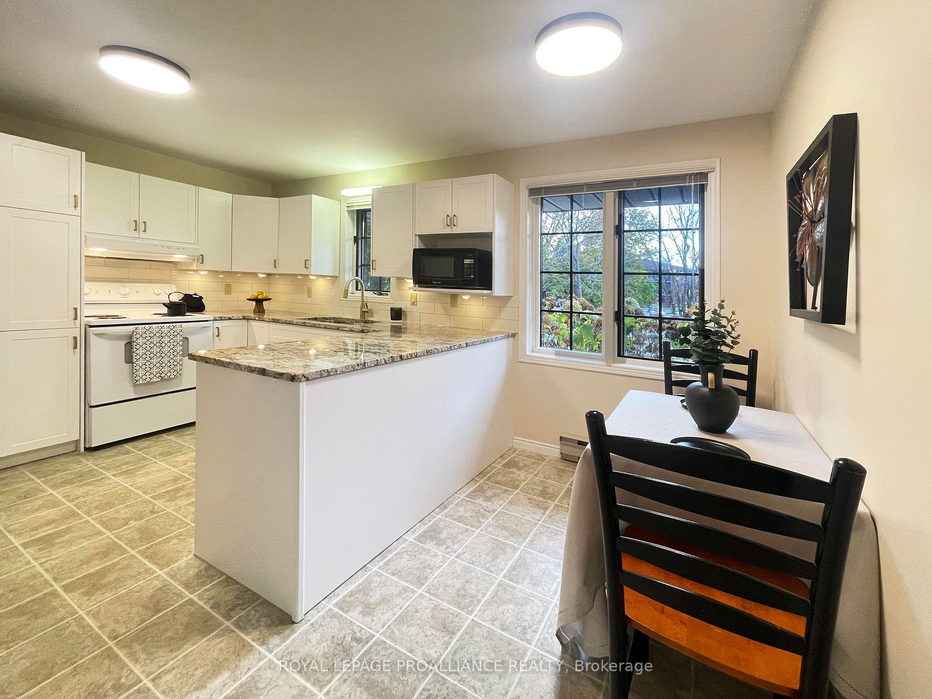 650 WHITAKER Street, #1