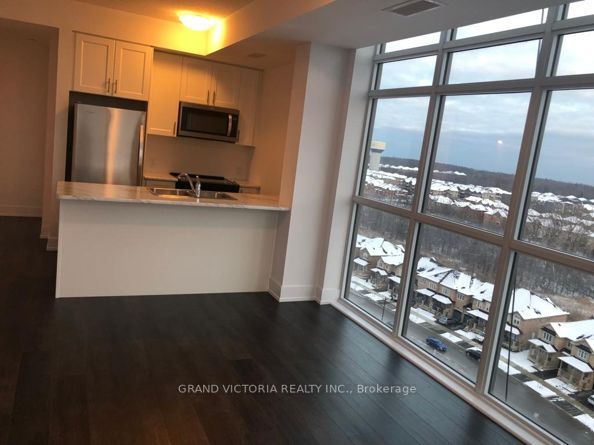 450 Dundas St E, #1111
