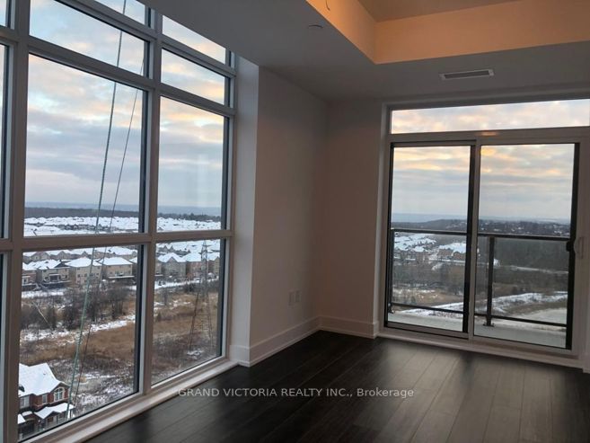 450 Dundas St E, #1111