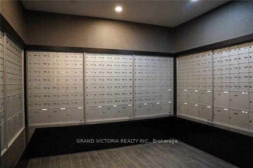 450 Dundas St E, #1111