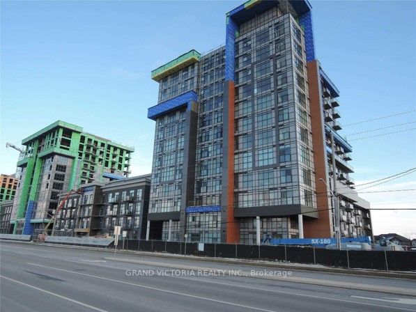 450 Dundas St E, #1111