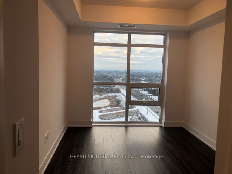450 Dundas St E, #1111
