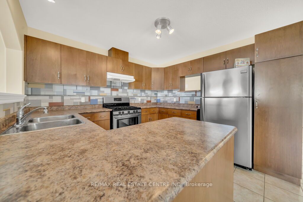31 Vipond St