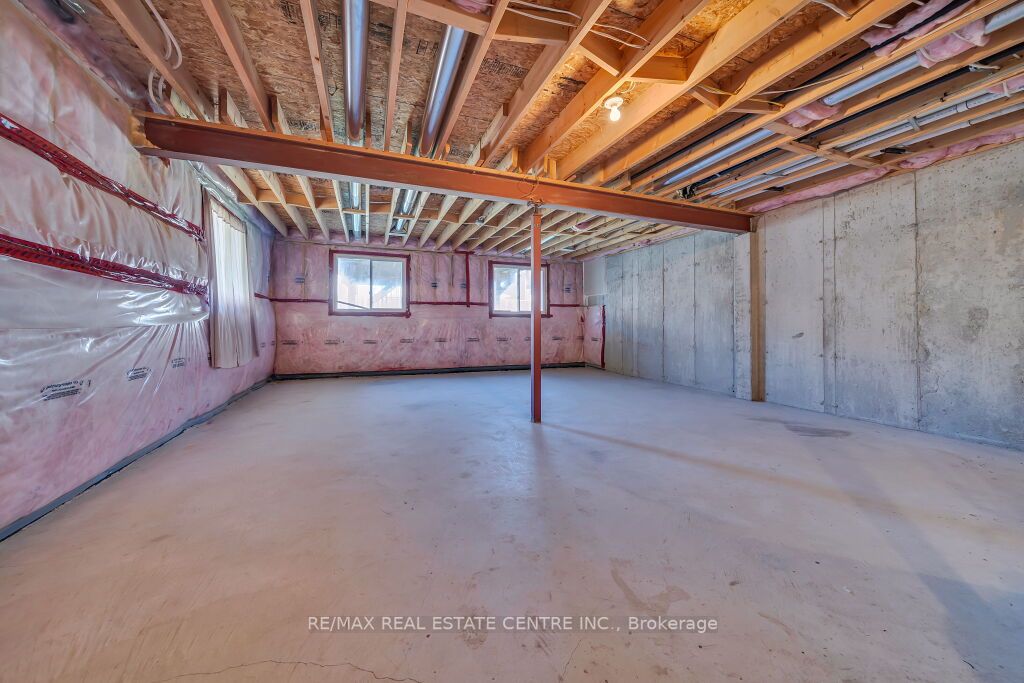31 Vipond St