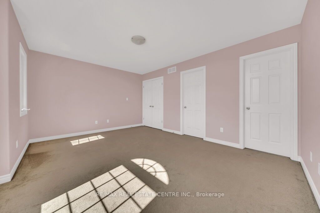 31 Vipond St