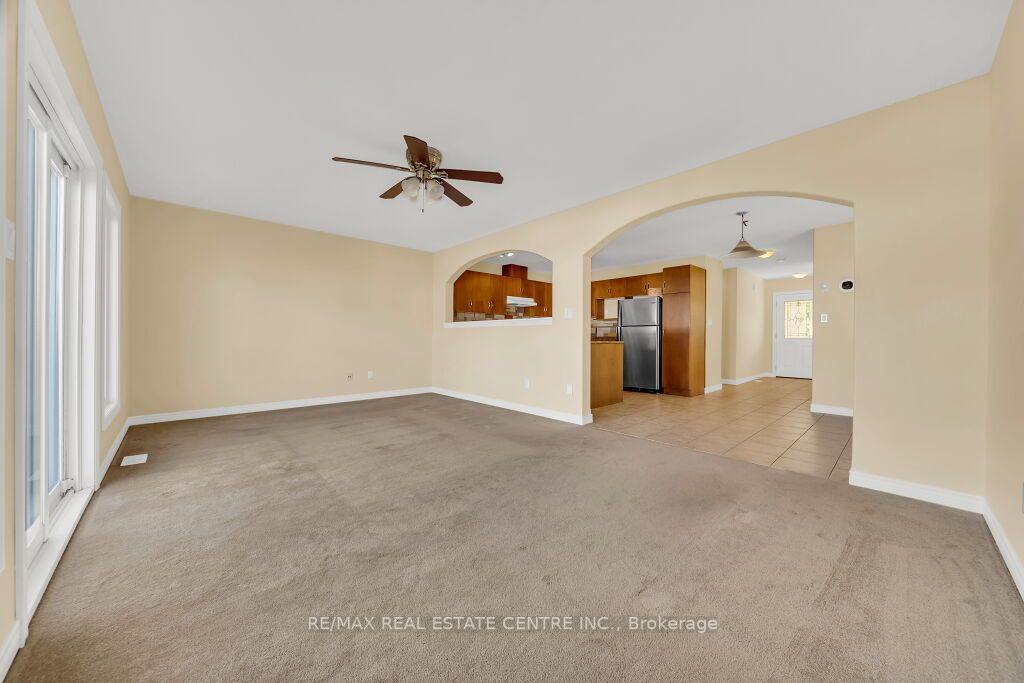 31 Vipond St