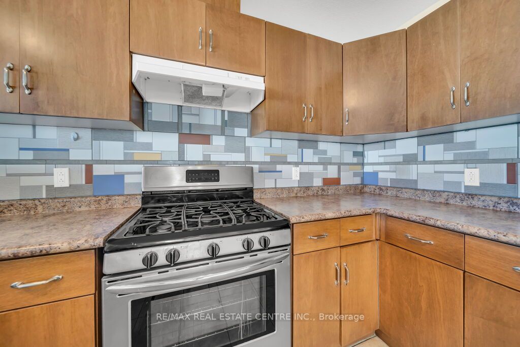 31 Vipond St