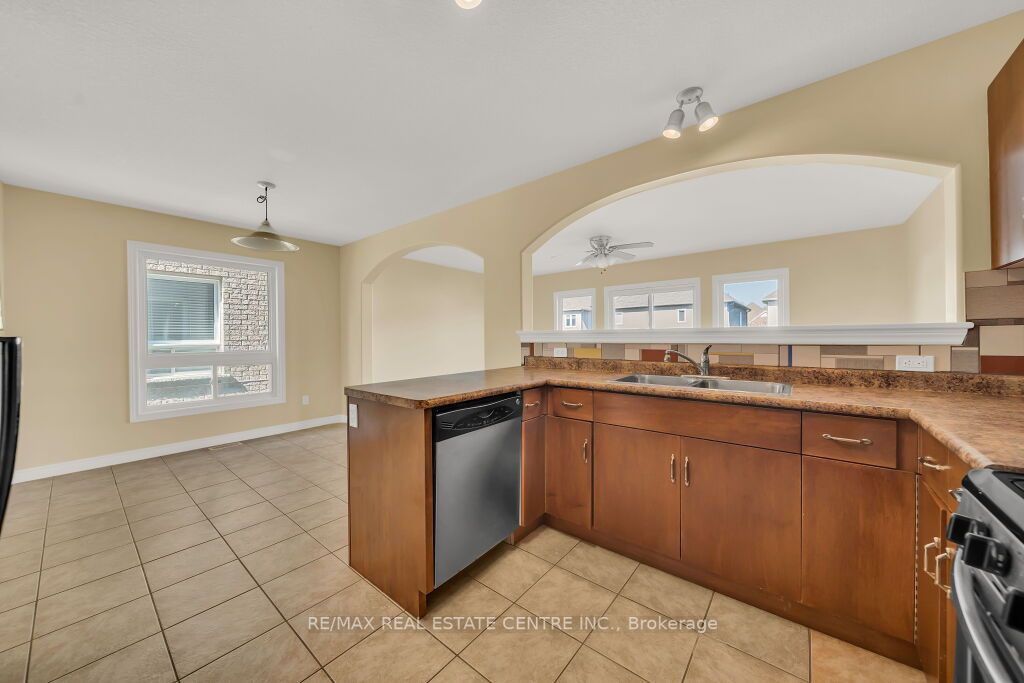 31 Vipond St