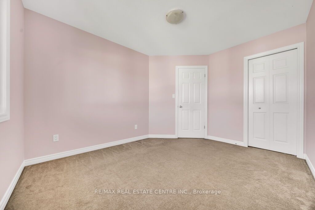 31 Vipond St