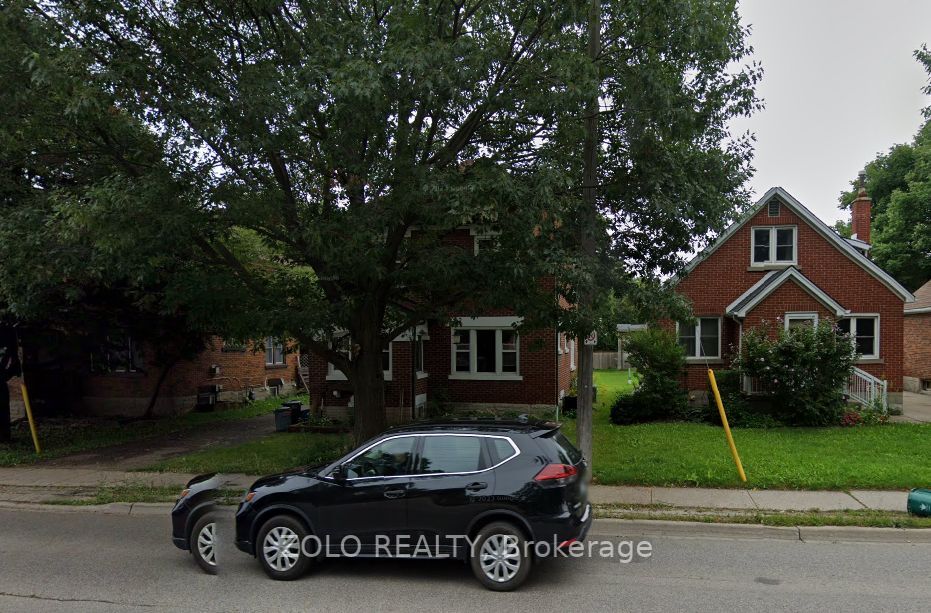 163 Erb St W