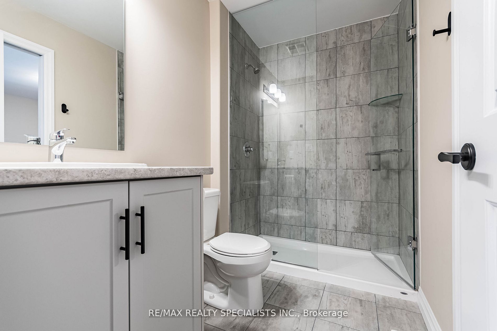 4311 Mann Street, #14