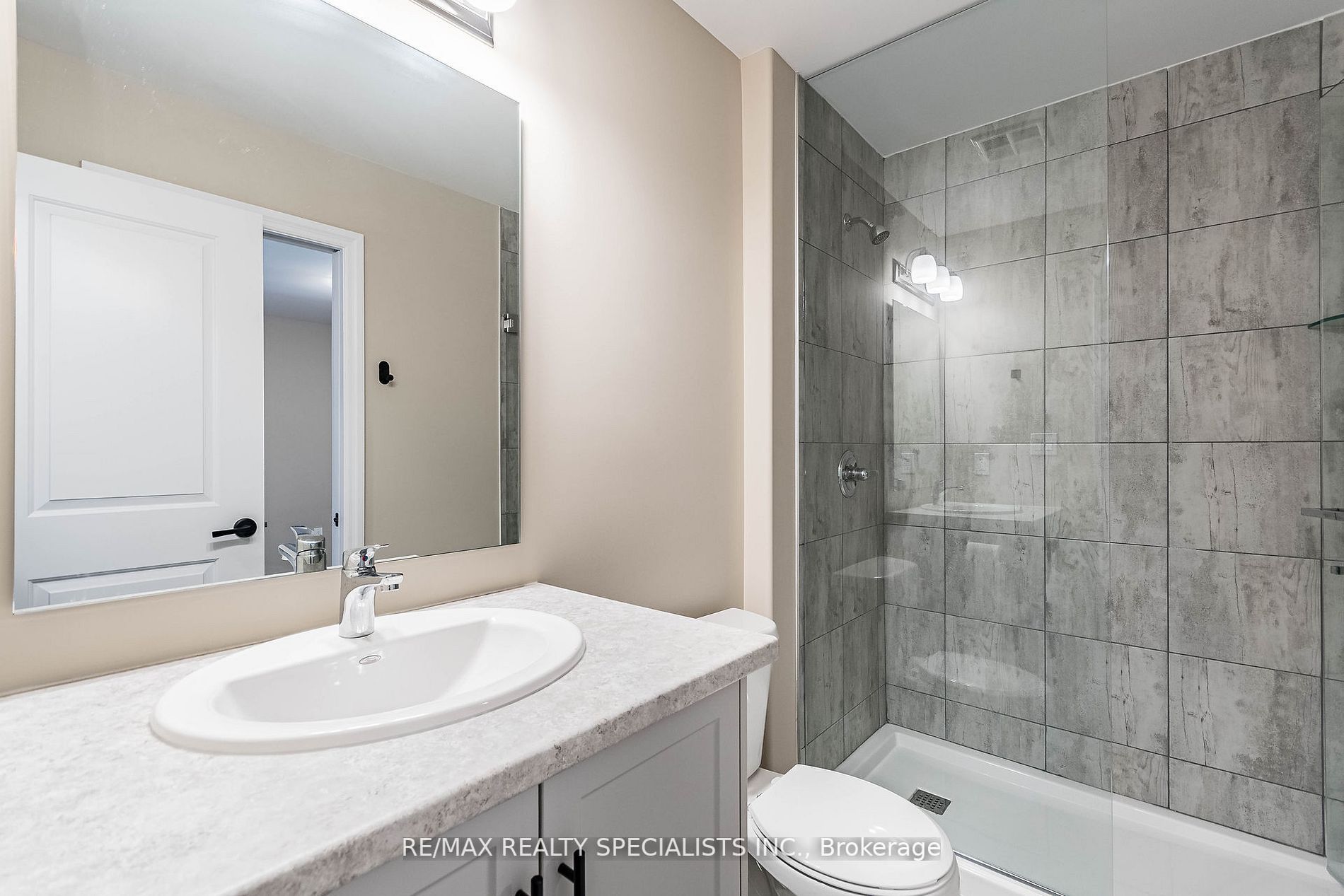 4311 Mann Street, #14