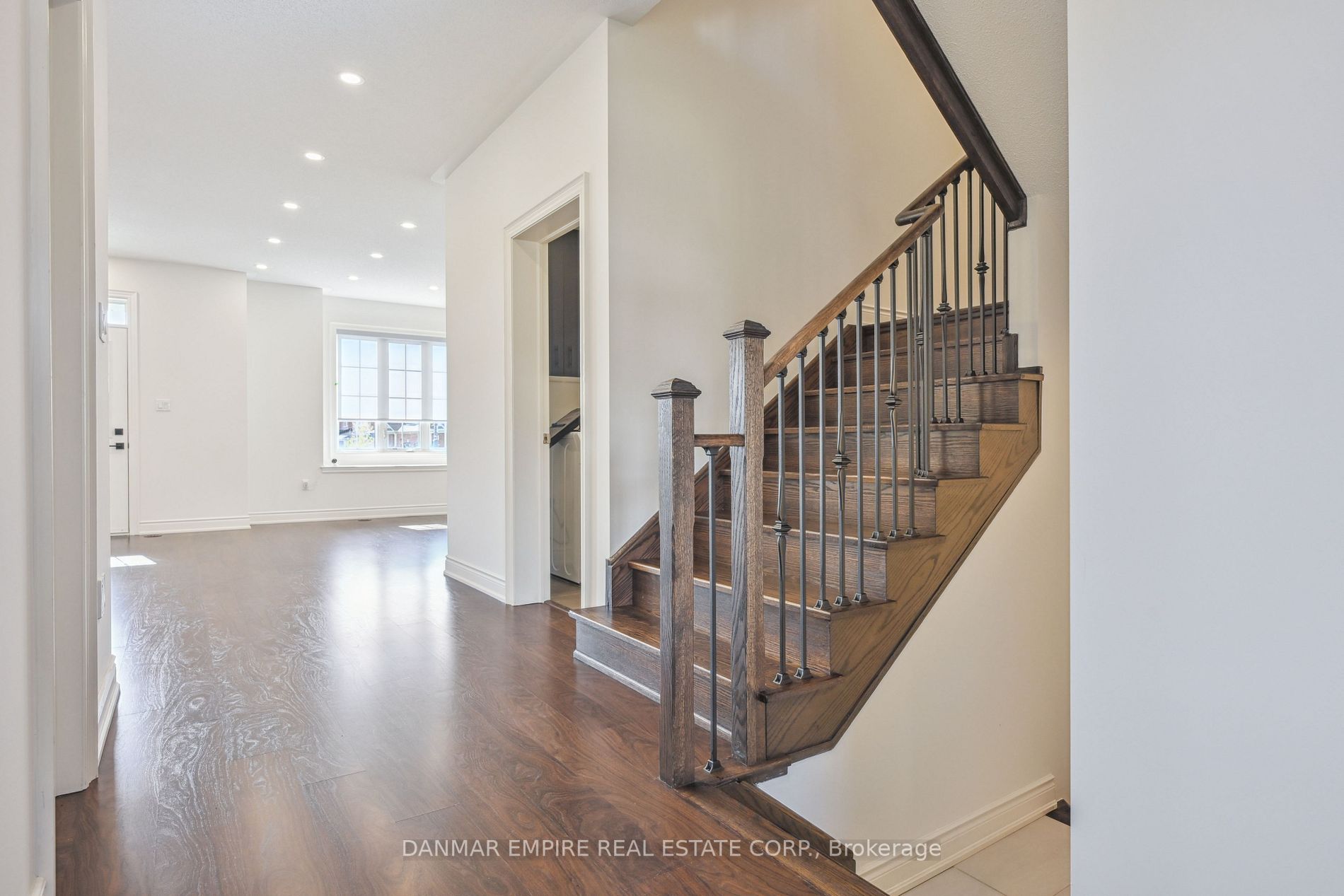 99 Burke St