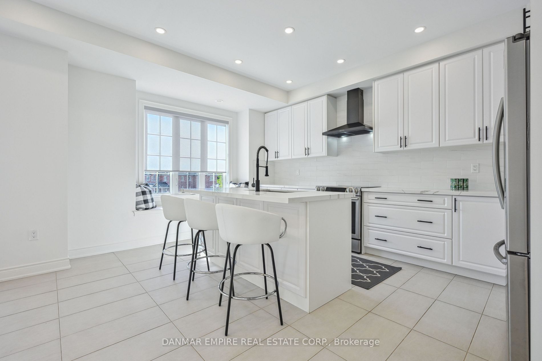 99 Burke St