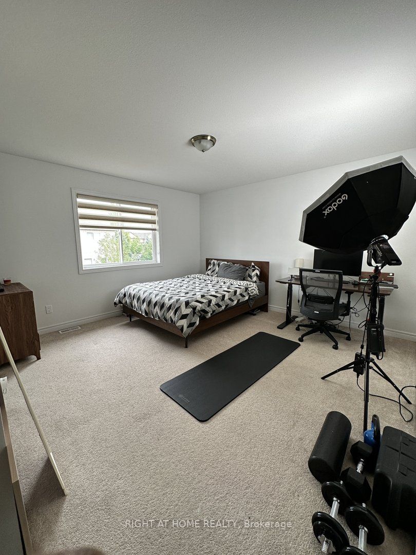 8435 Kelsey Cres