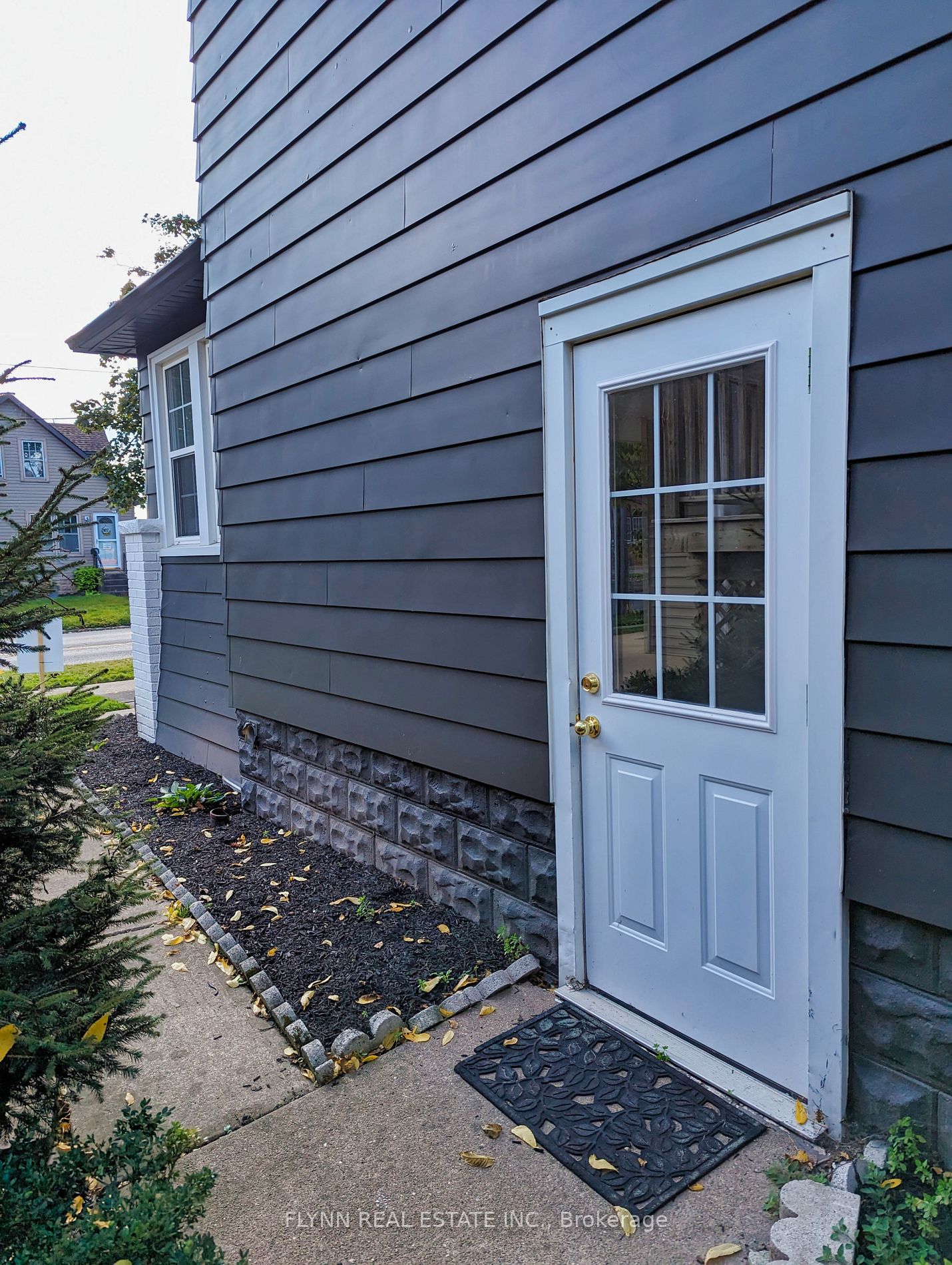 3955 Main St