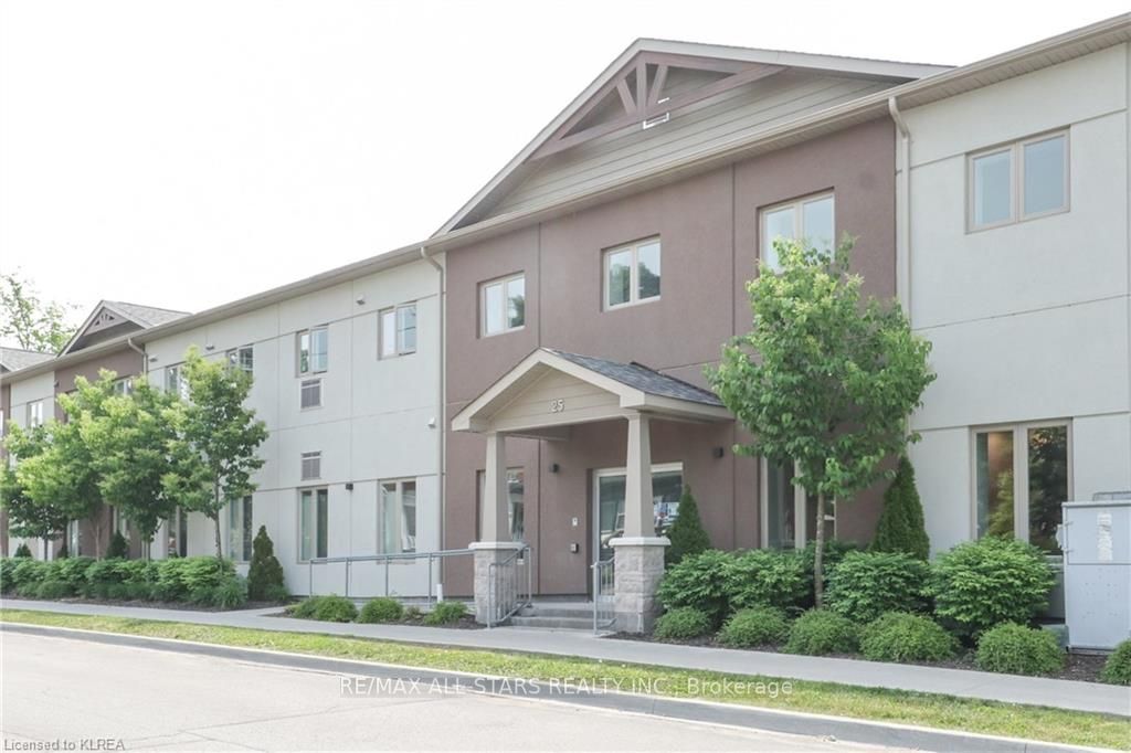25 King Street, ## 203