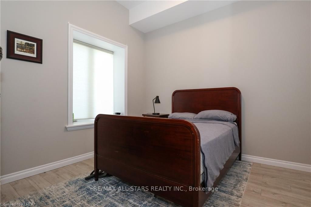 25 King Street, ## 203