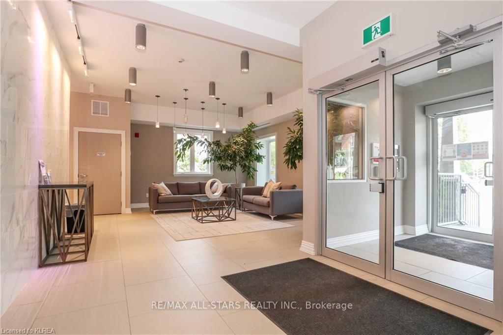 25 King Street, ## 203