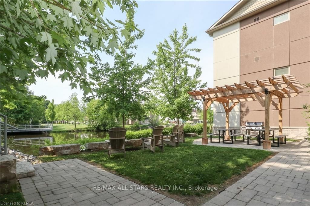 25 King Street, ## 203