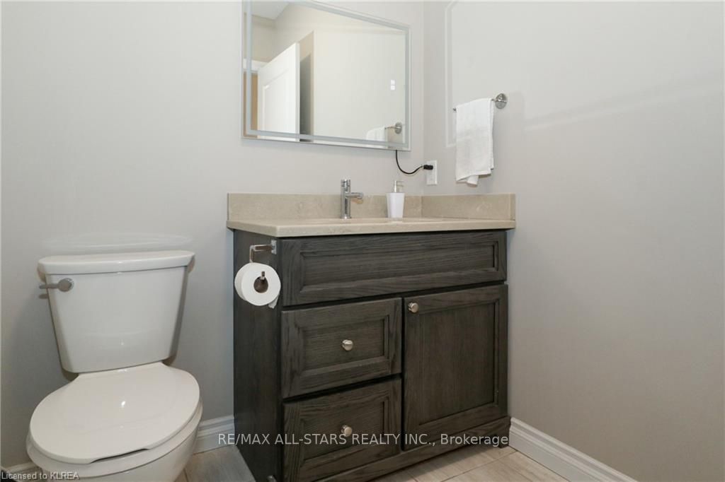 25 King Street, ## 203