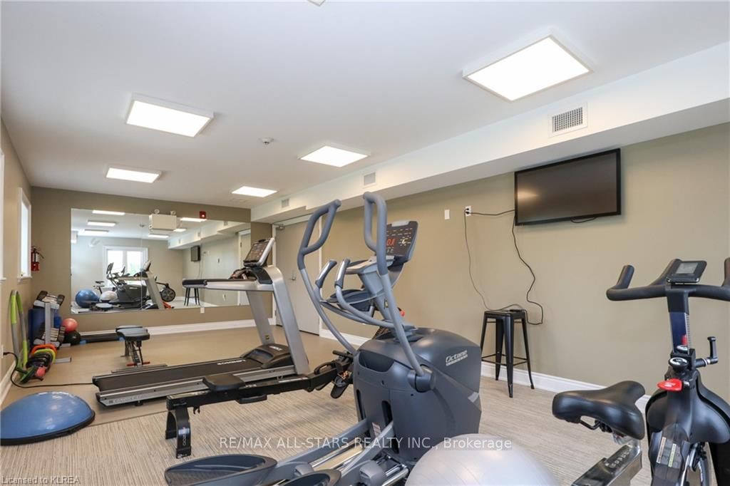25 King Street, ## 203