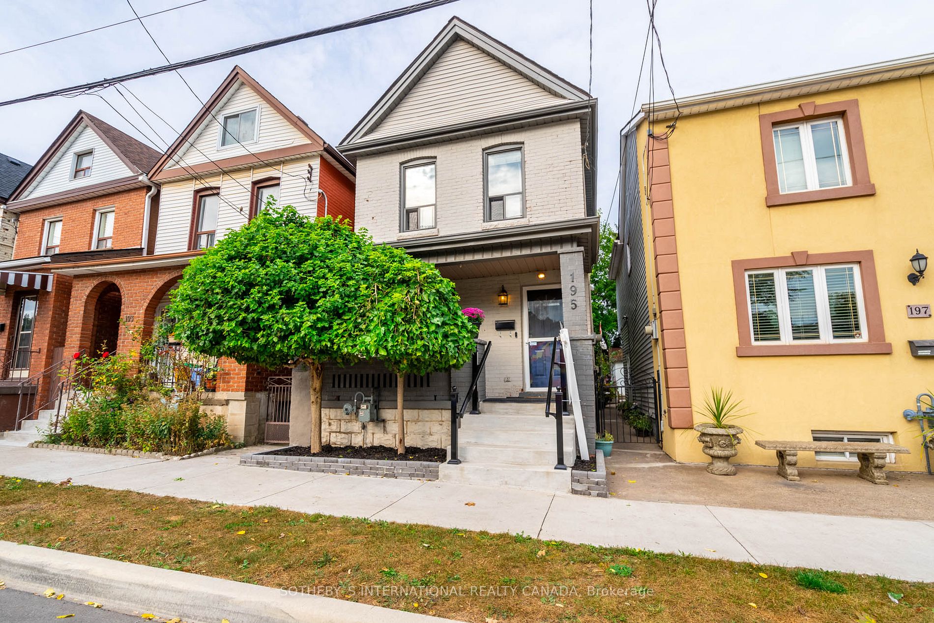 195 Caroline St N