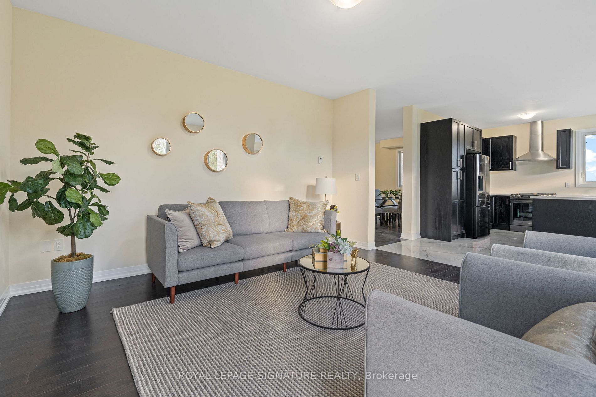7 Burrows Court
