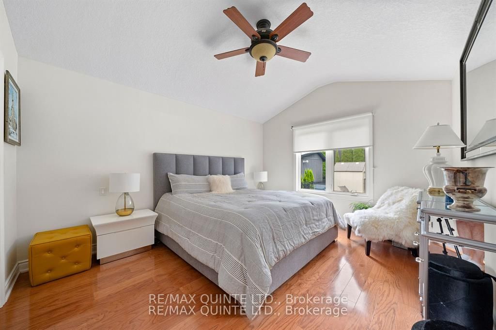 452 Foote Cres